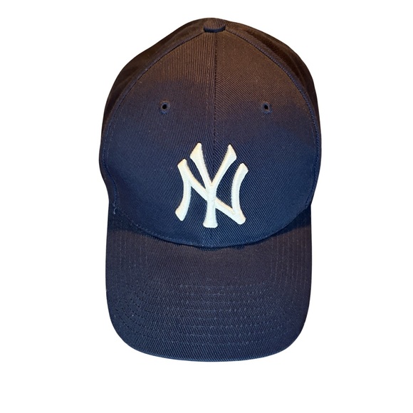 twins enterprise Other - Vintage New York Yankees Snapback Hat Twins Enterprise MLB Made In Macau